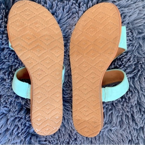 NWOT, No Box, Zodiac Teal Sandals, Size 9 - Picture 5 of 5